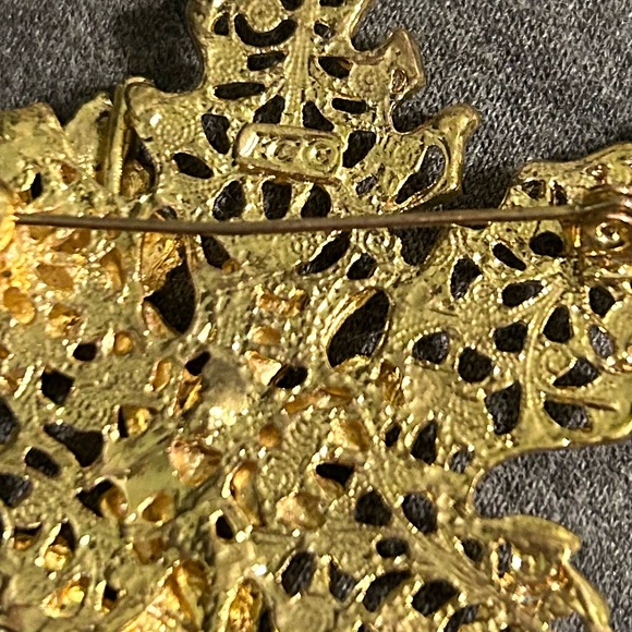 Vintage Kenneth Cole Gold Tone Enamel Maple Leaf Brooch w Autumn Leaves - Picture 5 of 5